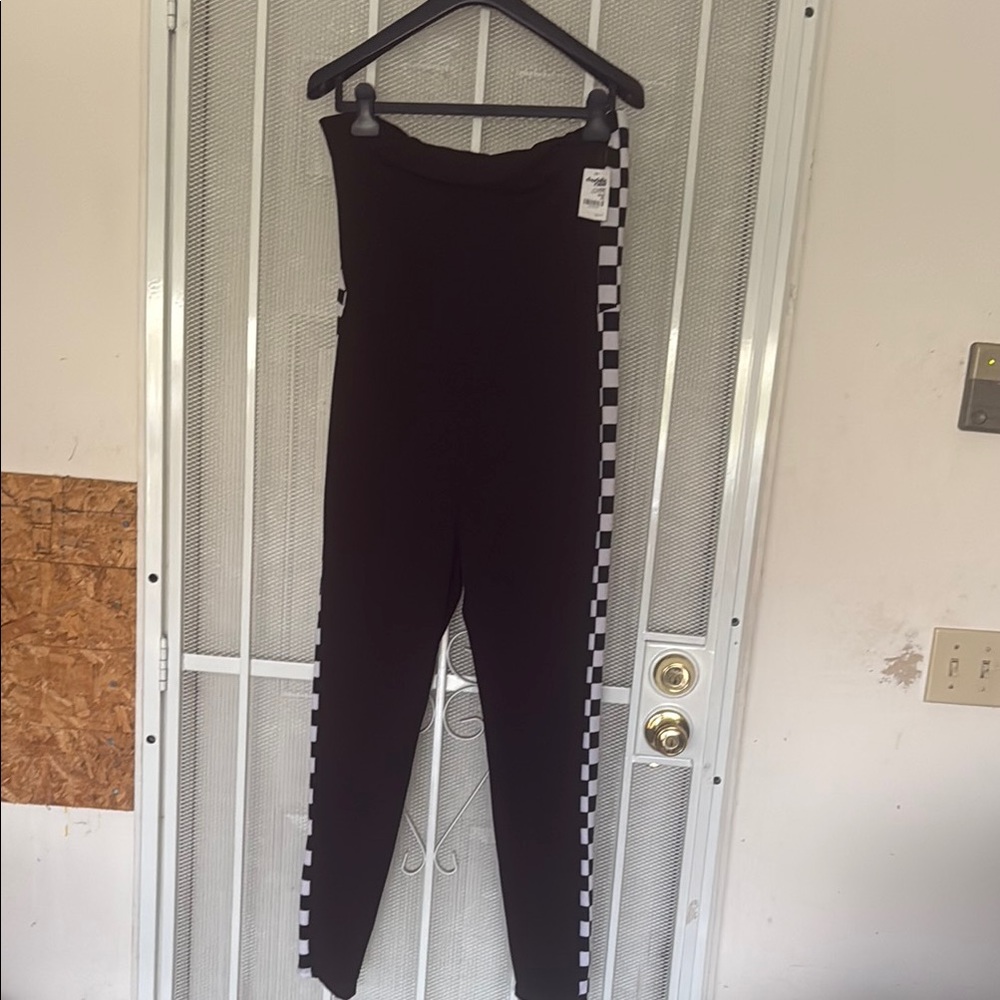 Charlotte Russe Black and White Checkered Leggings